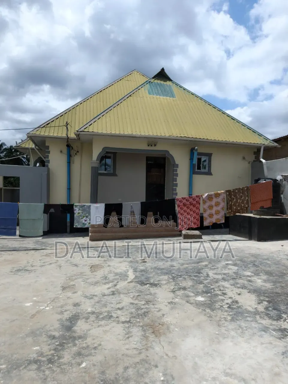 6bdrm House in Mikpeko, Mbagala for sale