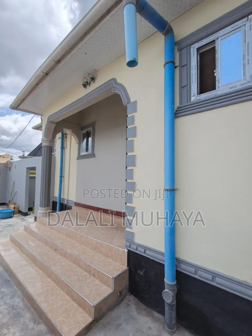 6bdrm House in Mikpeko, Mbagala for sale