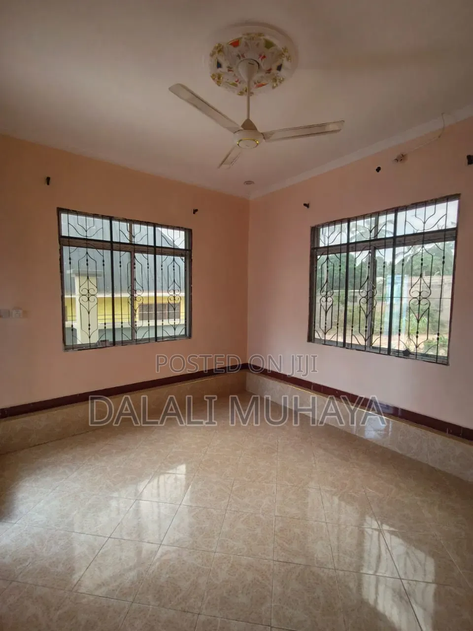 6bdrm House in Mikpeko, Mbagala for sale