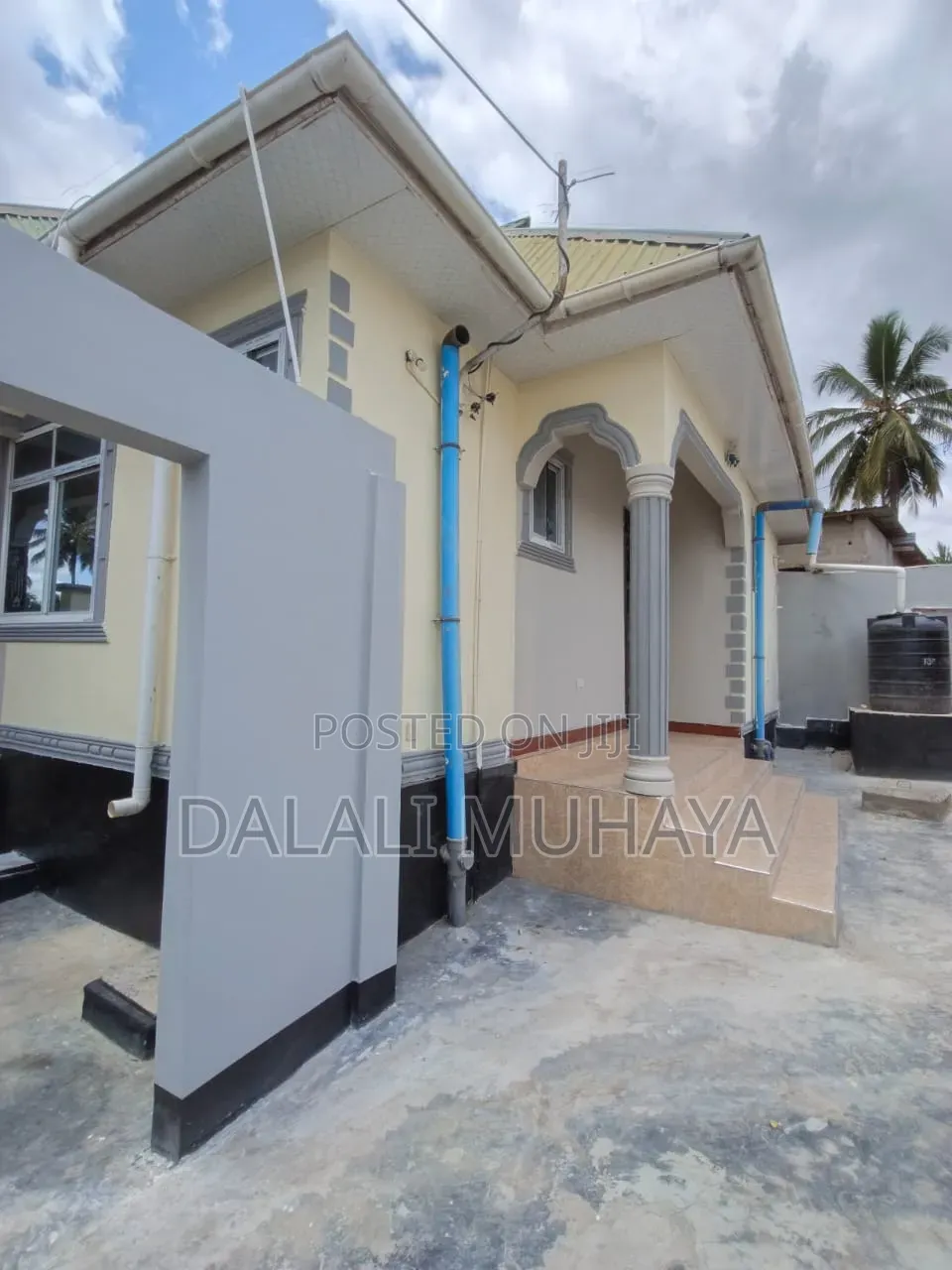 6bdrm House in Mikpeko, Mbagala for sale