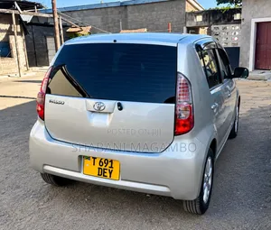 Toyota Passo 2005