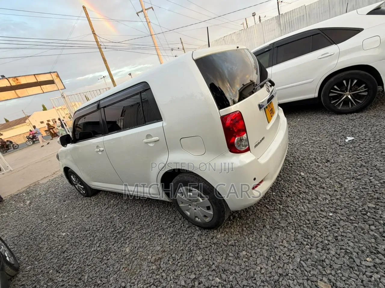 Toyota Corolla Rumion 2011 White