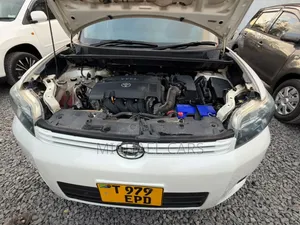 Toyota Corolla Rumion 2011 White