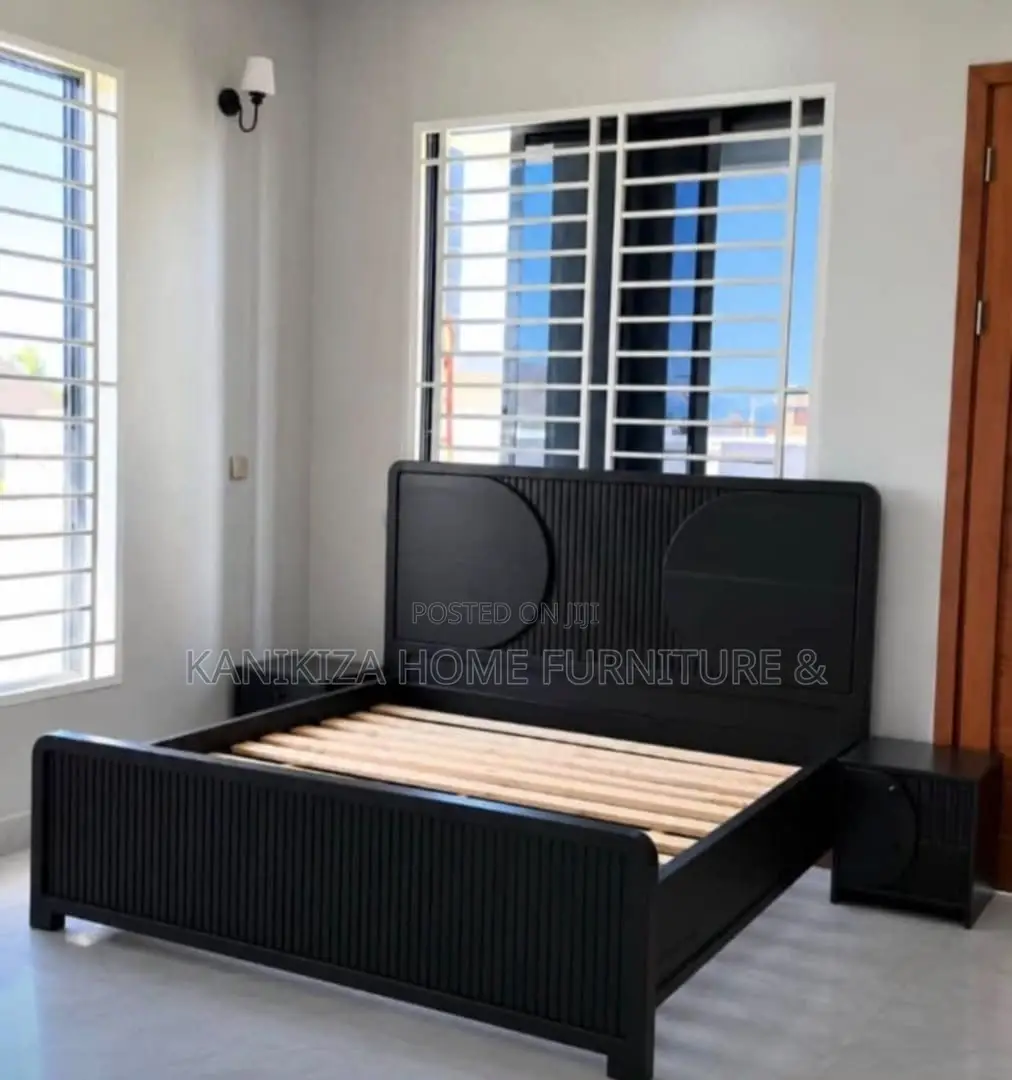 Simple and Luxury Bed Size 5/6 Color Mate Black