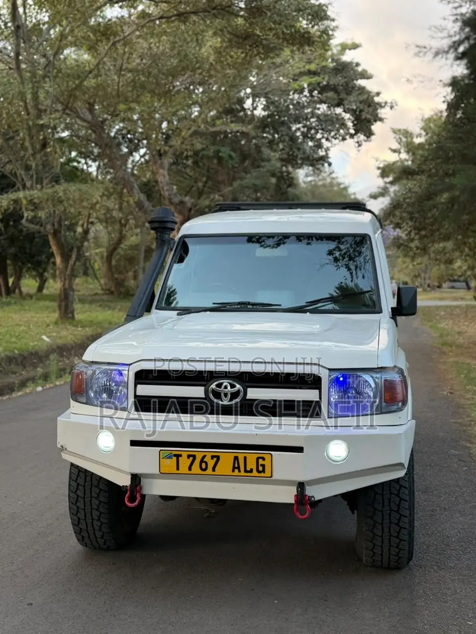 Toyota Land Cruiser 2002 White