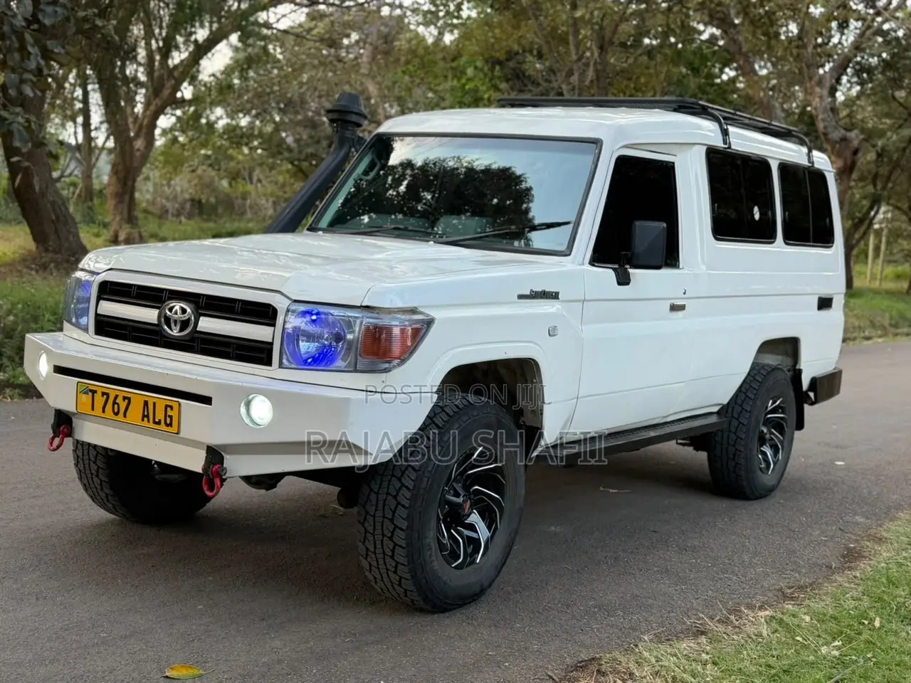 Toyota Land Cruiser 2002 White