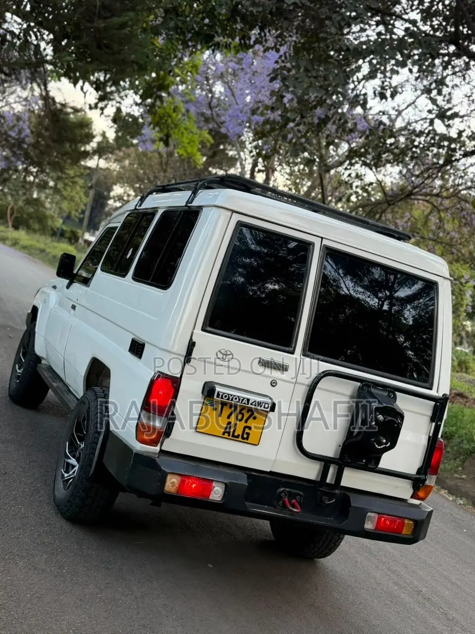 Toyota Land Cruiser 2002 White