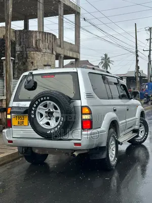 Toyota Land Cruiser Prado 2000 Silver