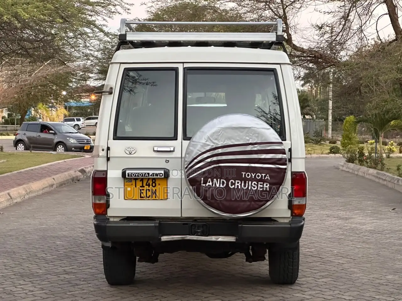 Toyota Land Cruiser 2022 White