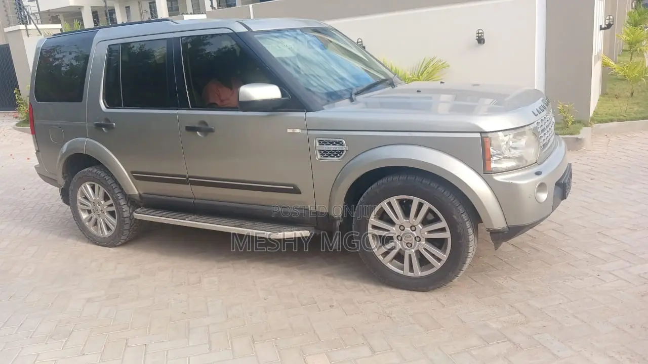 Land Rover Discovery 2011 Silver