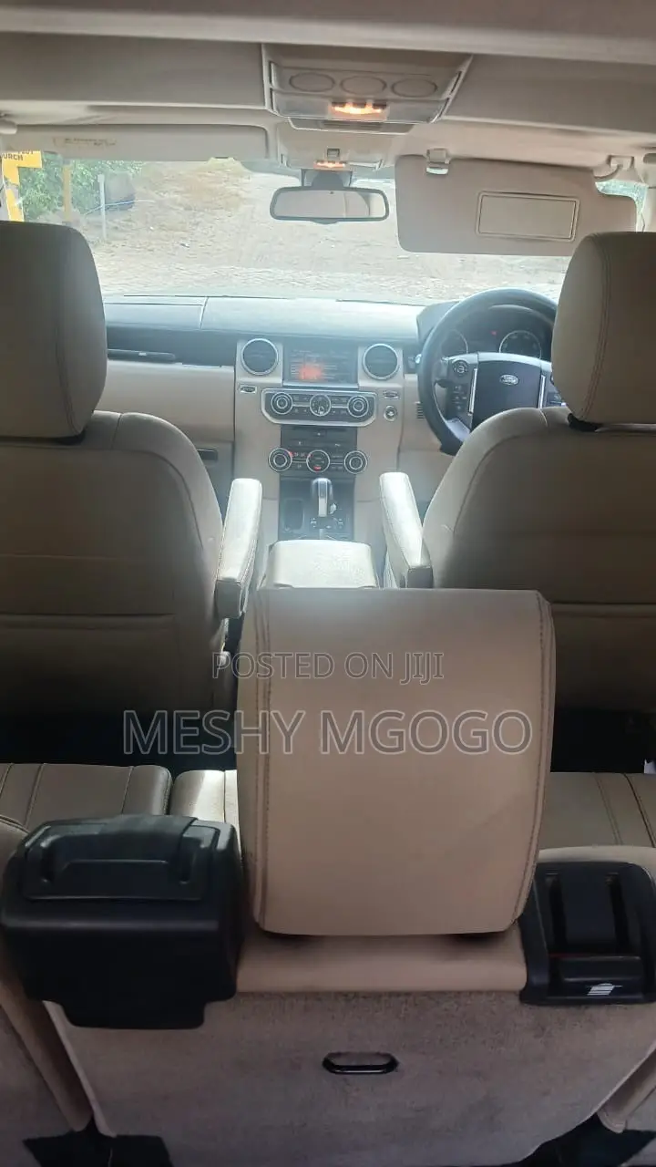 Land Rover Discovery 2011 Silver