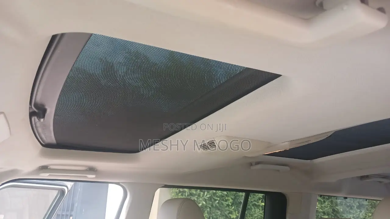 Land Rover Discovery 2011 Silver