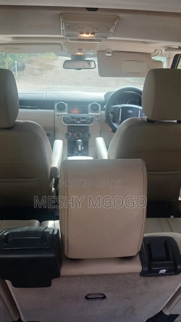 Land Rover Discovery 2011 Silver