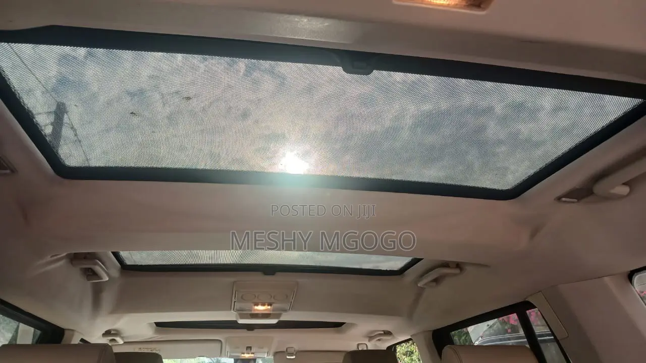 Land Rover Discovery 2011 Silver