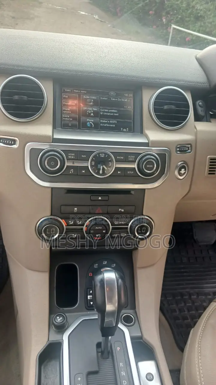 Land Rover Discovery 2011 Silver