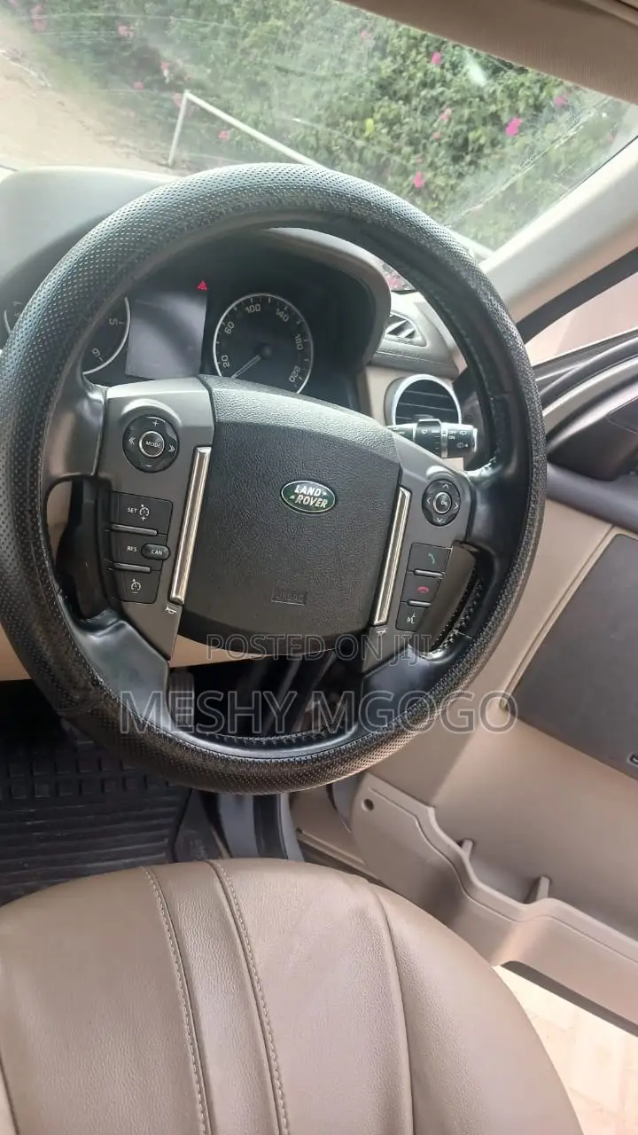 Land Rover Discovery 2011 Silver