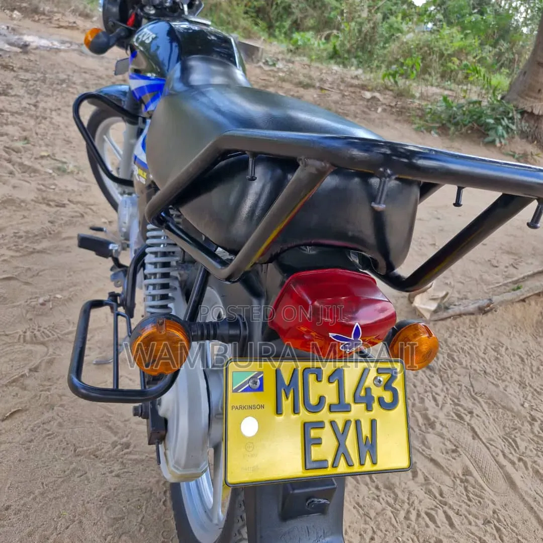 TVS HLX 125 2026 Black
