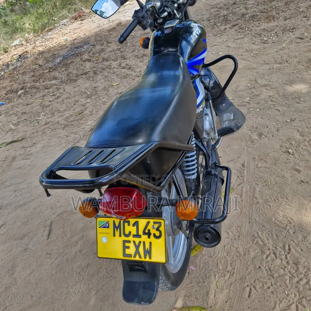 TVS HLX 125 2026 Black
