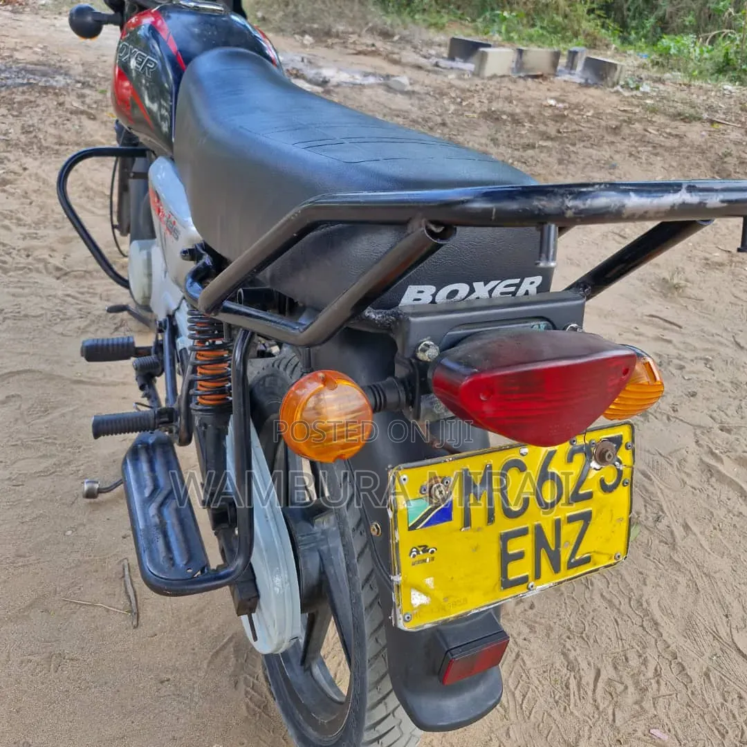 Bajaj Boxer X125 2025 Black