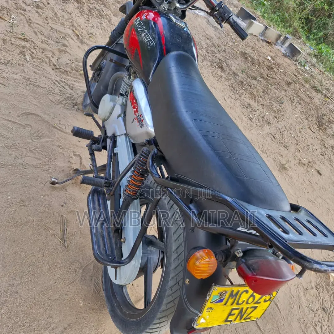 Bajaj Boxer X125 2025 Black
