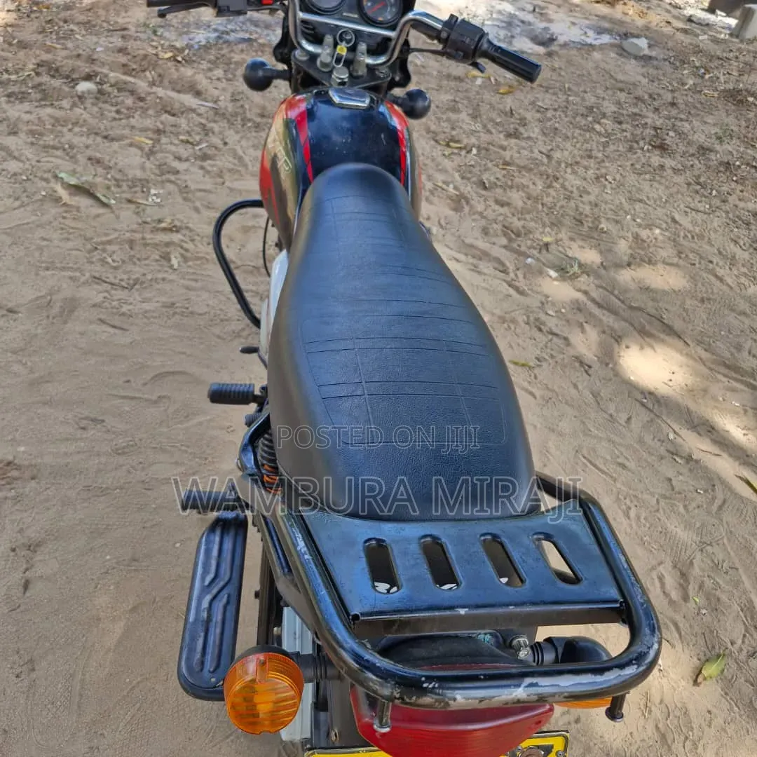 Bajaj Boxer X125 2025 Black
