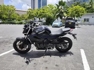 Yamaha 2014 Black