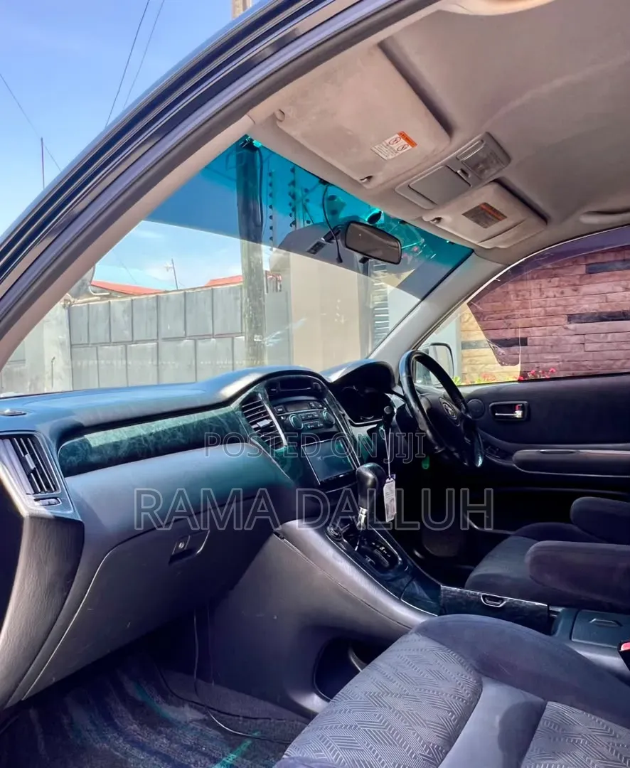 Toyota Kluger 2004 Black
