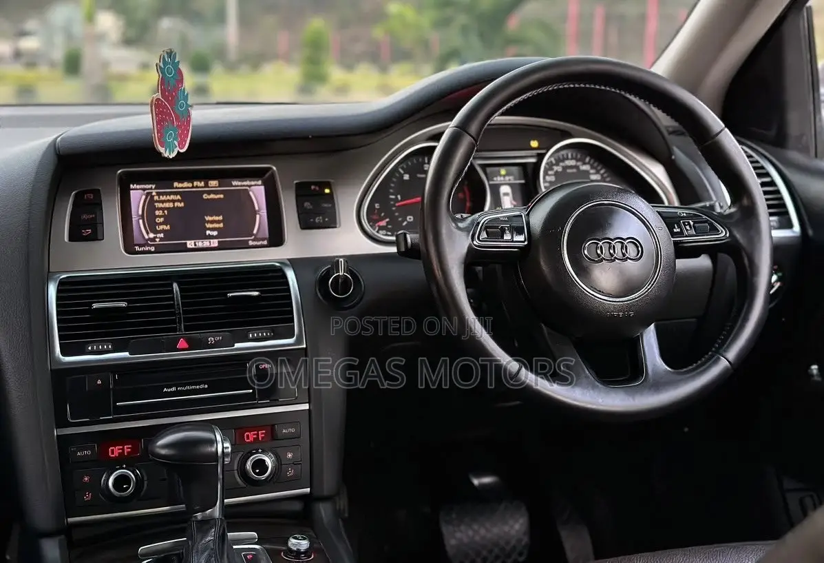 Audi Q7 3.0T Premium Quattro 2011 Black