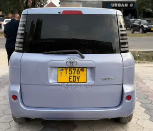 Toyota Sienta 2006 Purple