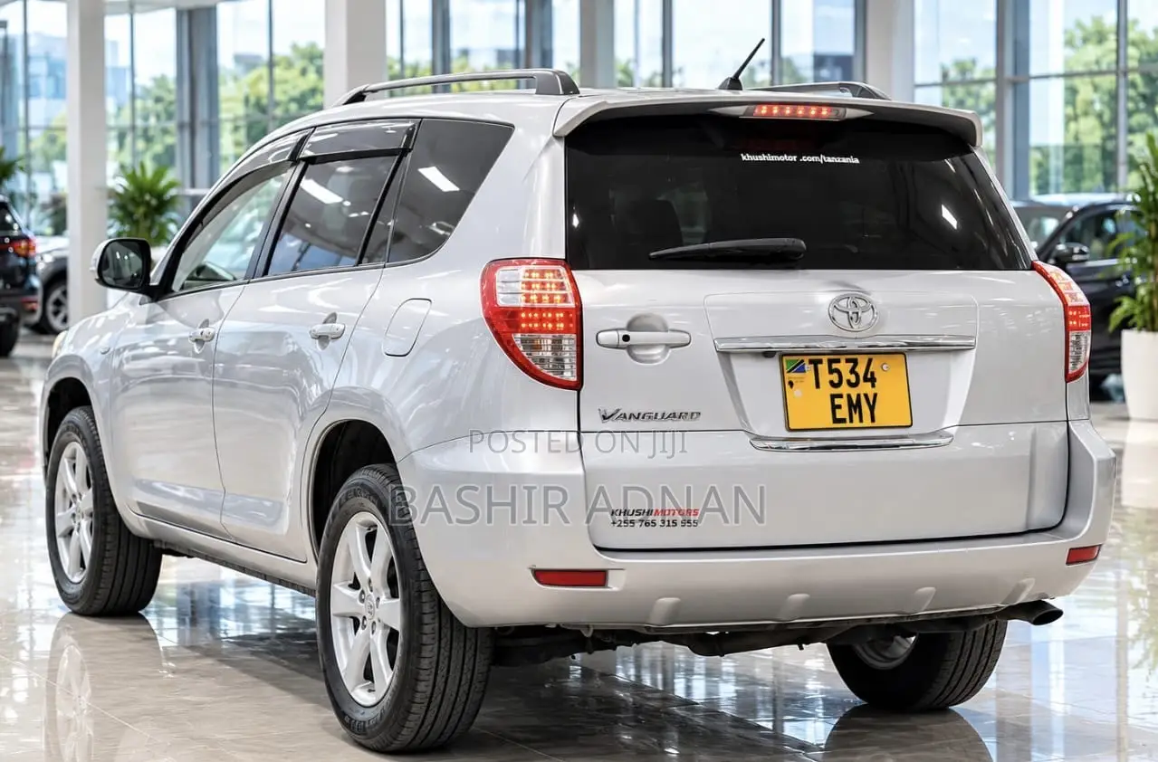 Toyota Vanguard 2008 Silver