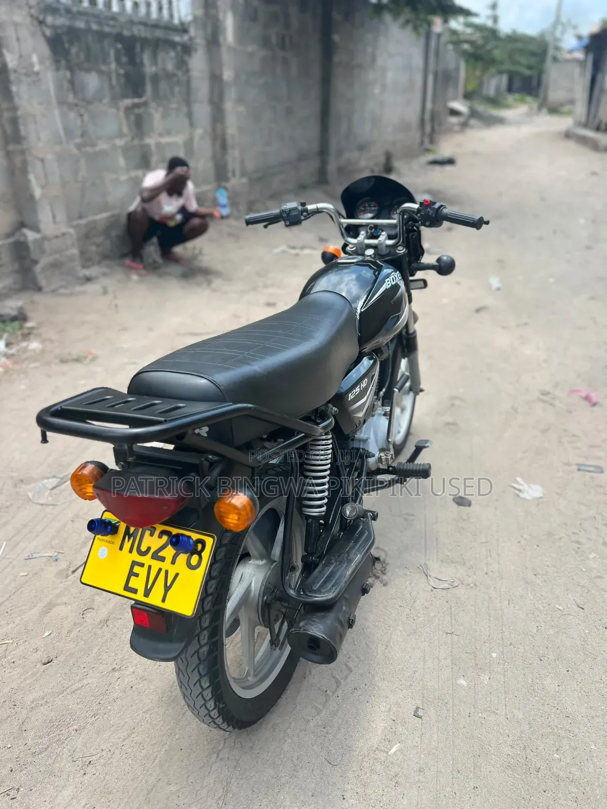 TVS HLX 125 2025 Black