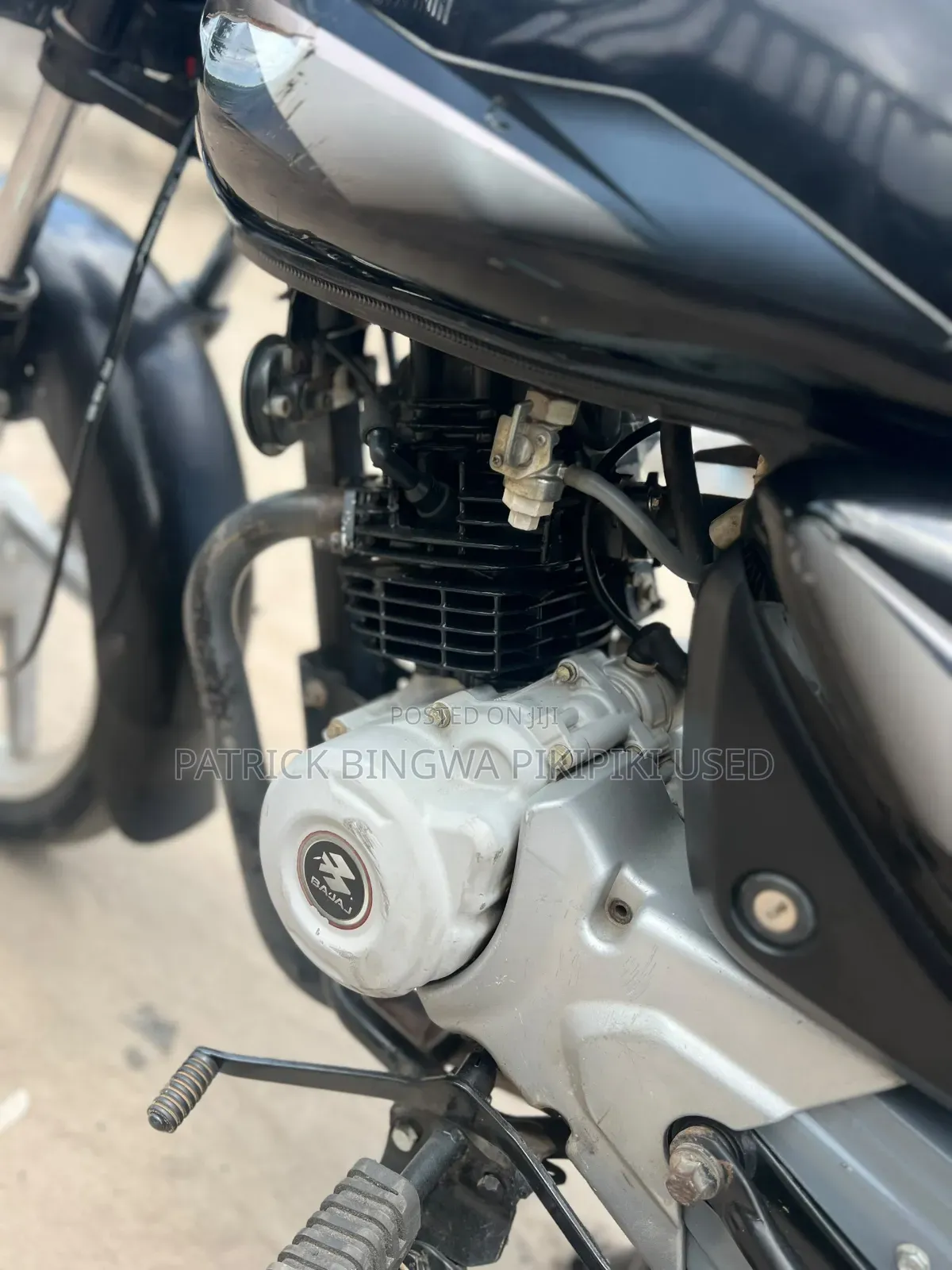 TVS HLX 125 2025 Black