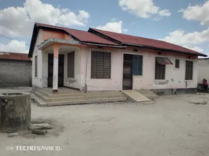 7bdrm House in Tanzania, Ukonga for sale