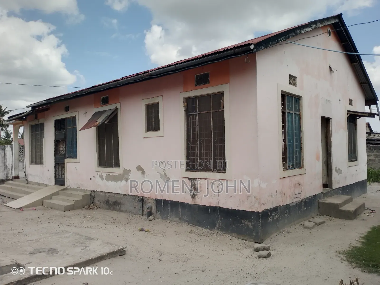 7bdrm House in Tanzania, Ukonga for sale
