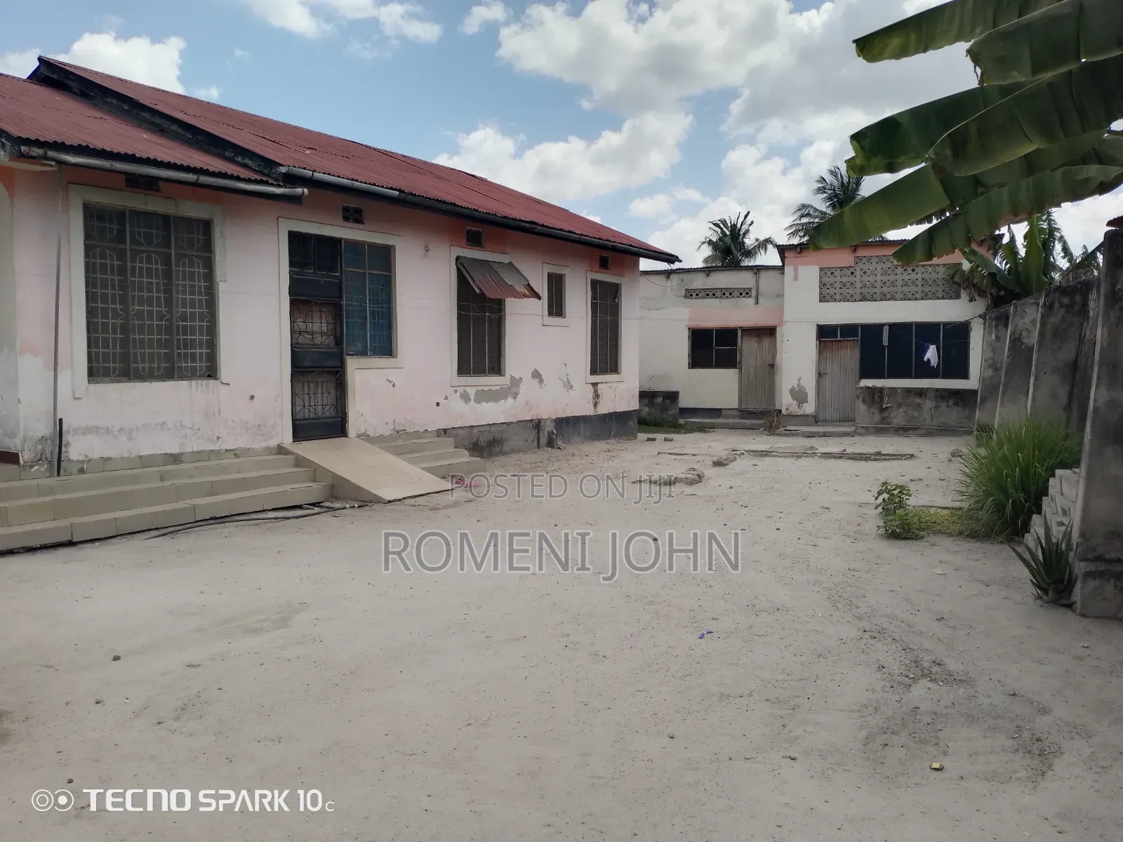 7bdrm House in Tanzania, Ukonga for sale