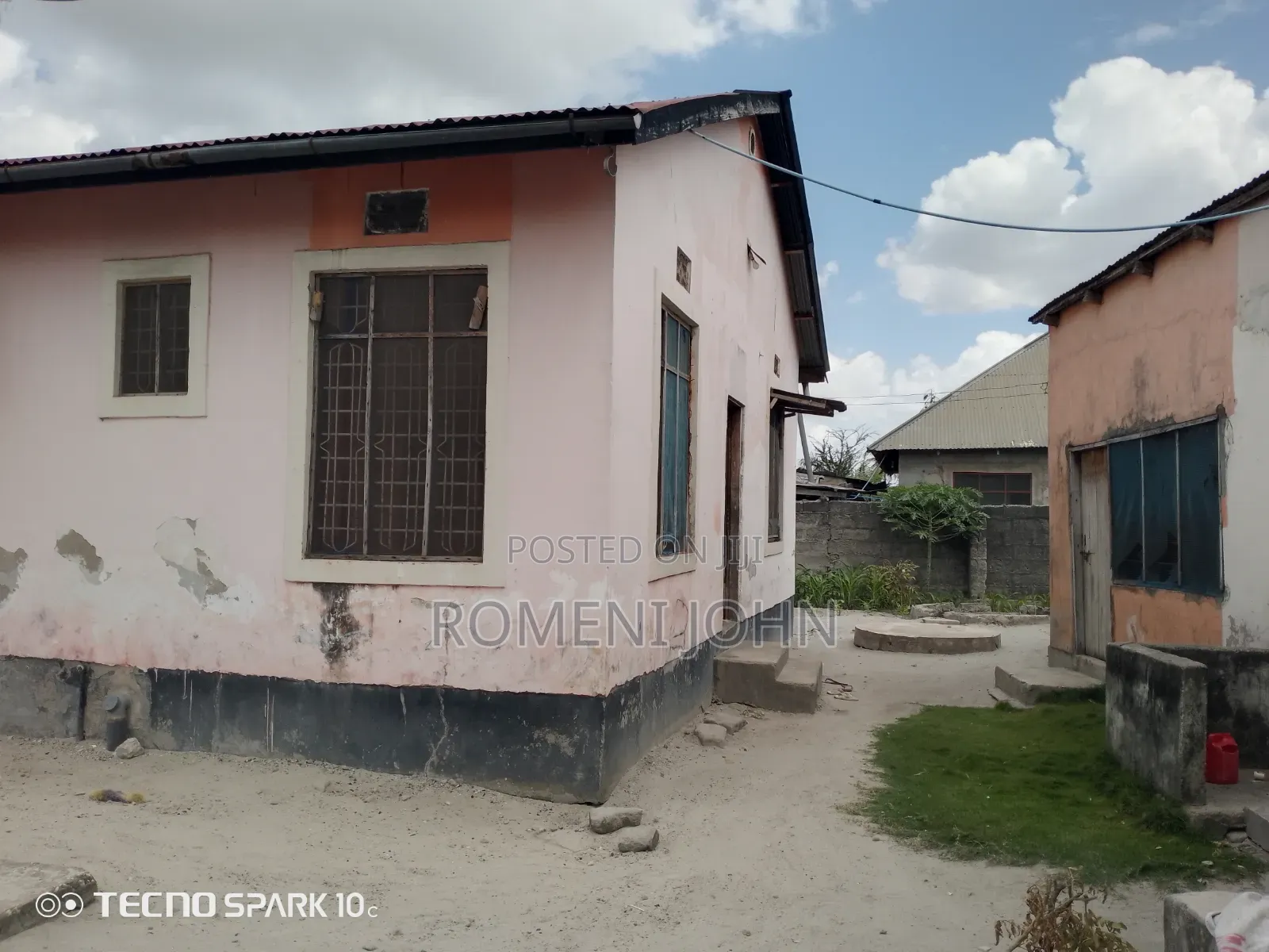 7bdrm House in Tanzania, Ukonga for sale