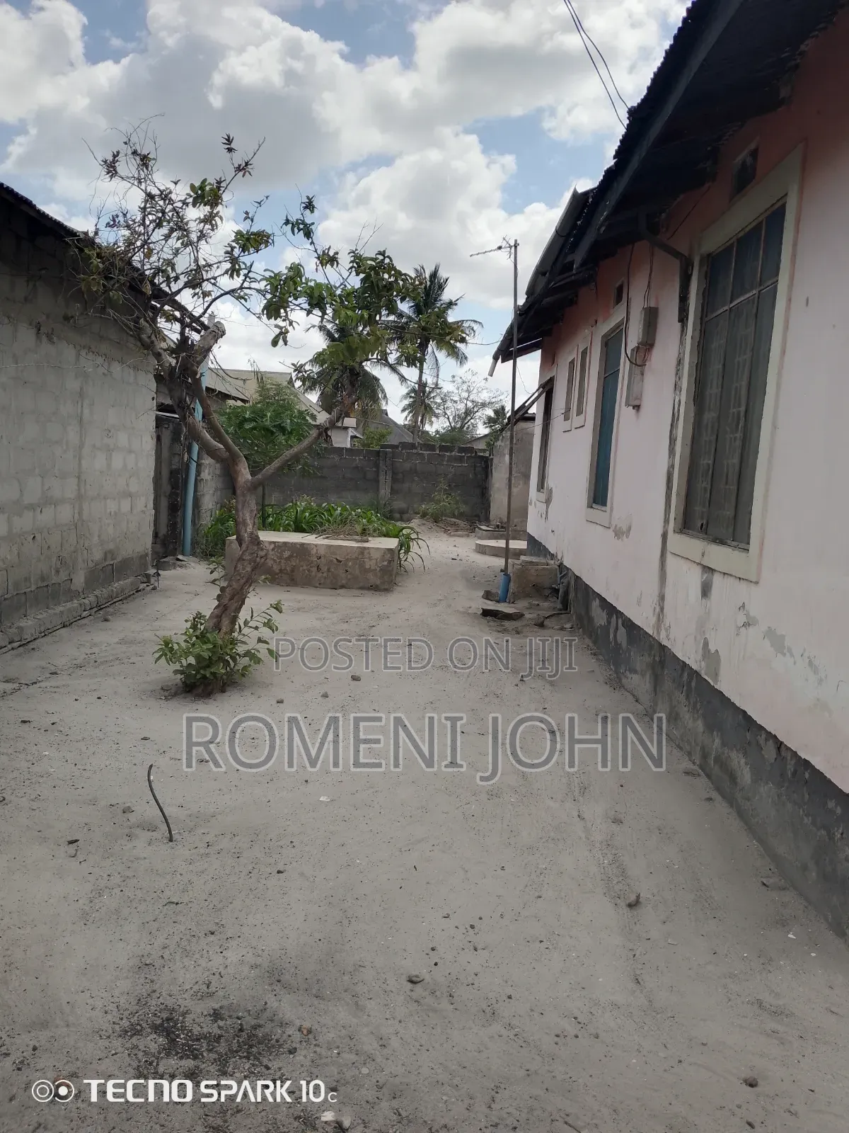 7bdrm House in Tanzania, Ukonga for sale