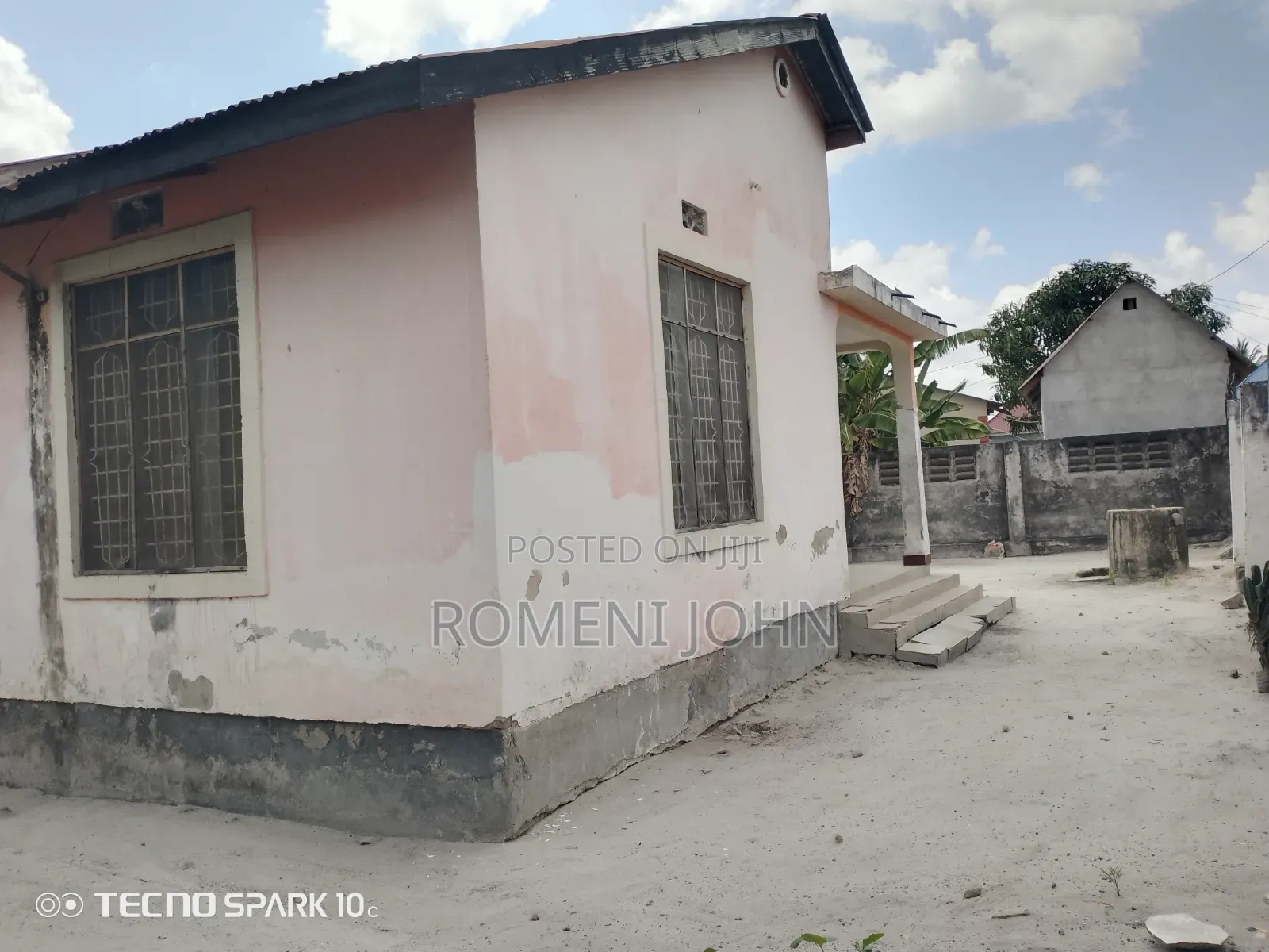 7bdrm House in Tanzania, Ukonga for sale