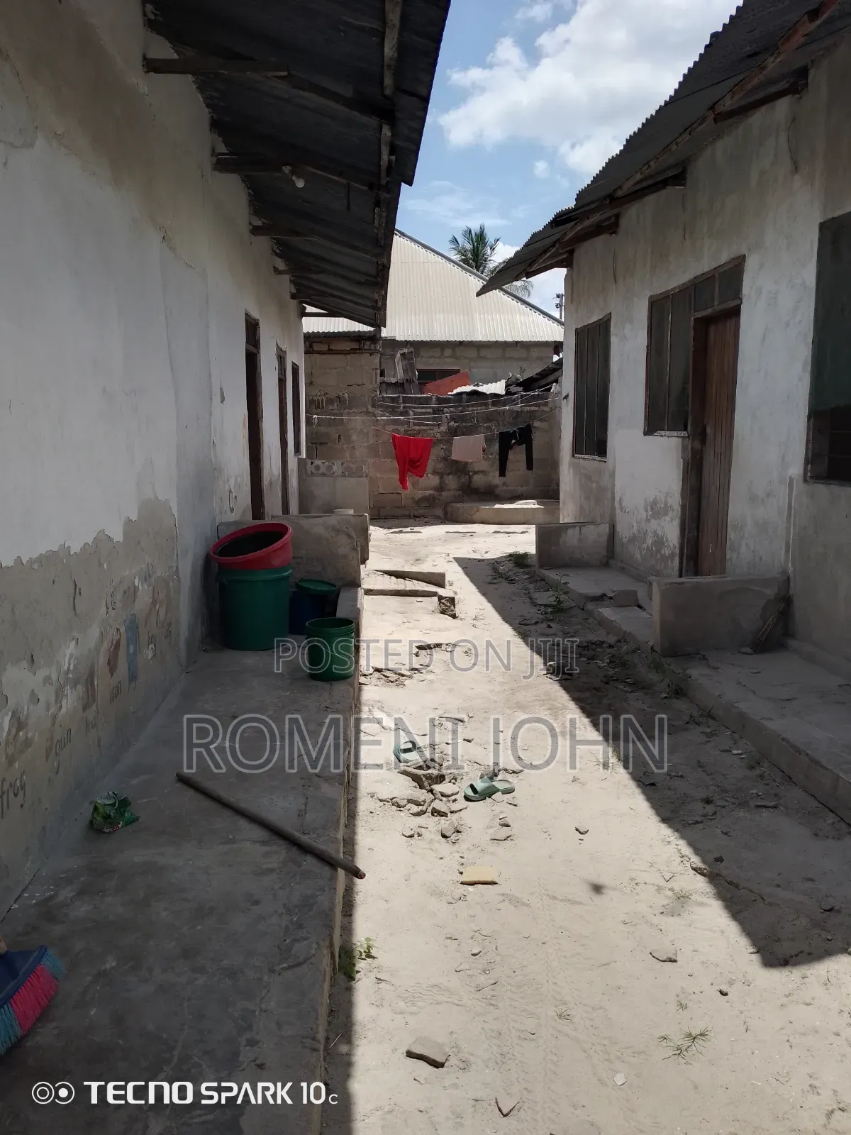 8bdrm Apartment in Tanzania, Ukonga for sale