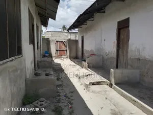 8bdrm Apartment in Tanzania, Ukonga for sale