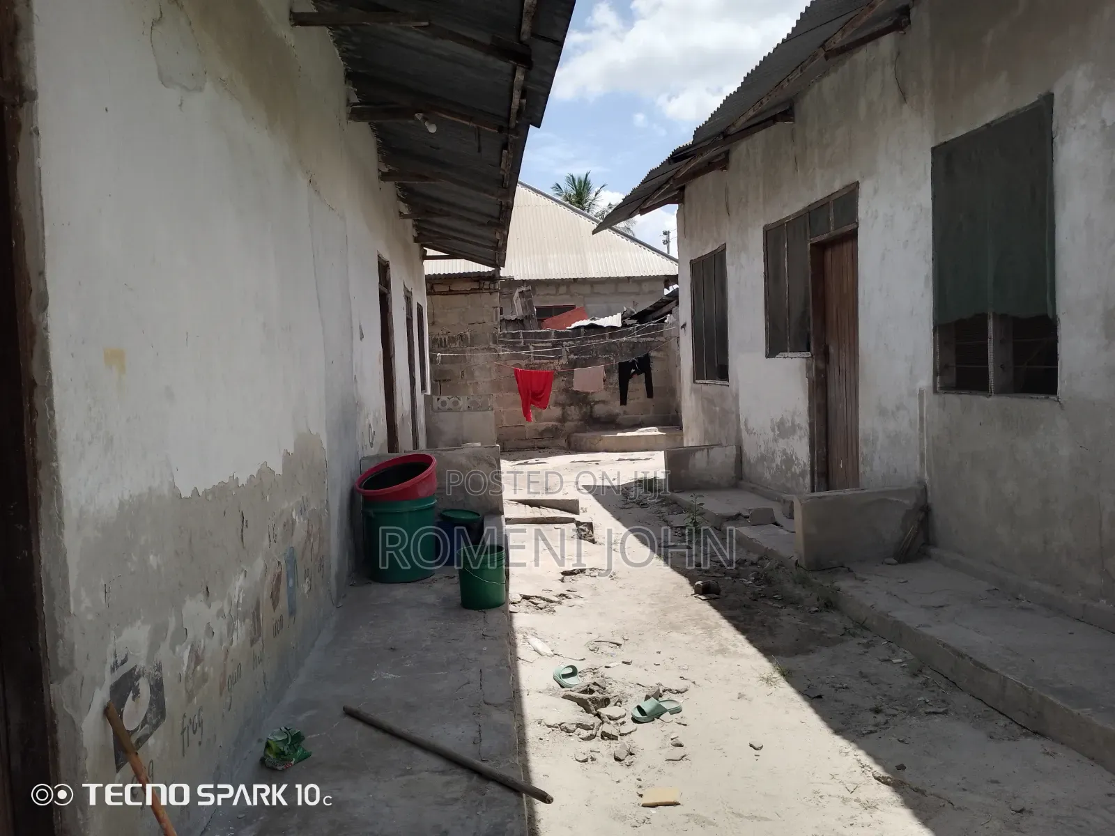 8bdrm Apartment in Tanzania, Ukonga for sale