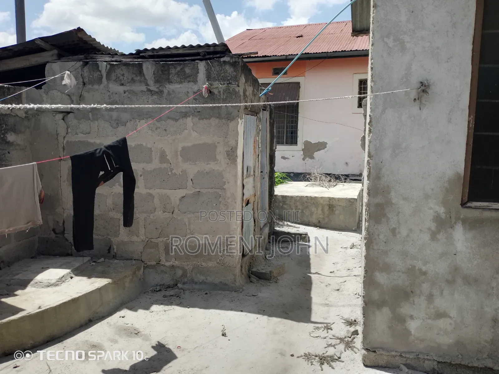 8bdrm Apartment in Tanzania, Ukonga for sale