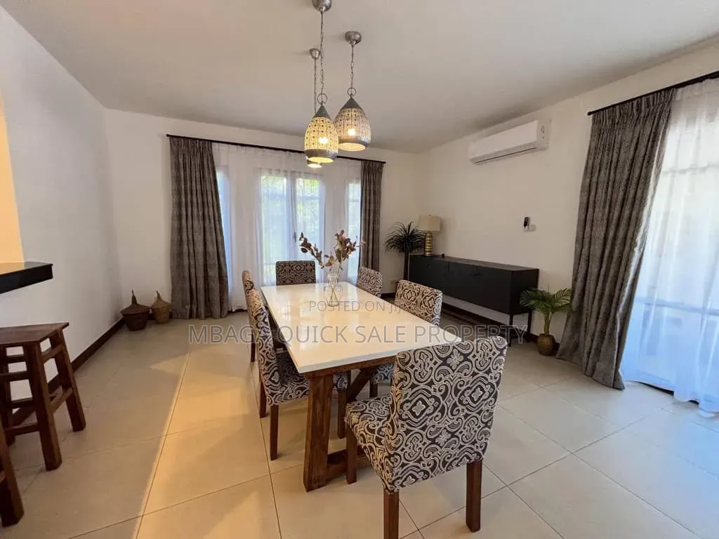 Furnished 4bdrm Villa in Oyster Bay for rent
