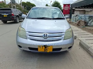 Toyota IST 2002 Silver