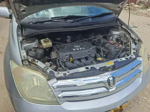 Toyota IST 2002 Silver