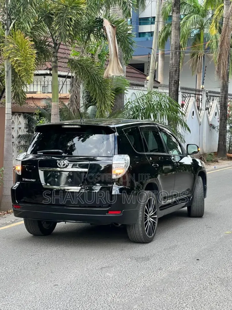 Toyota Vanguard 2011 Black