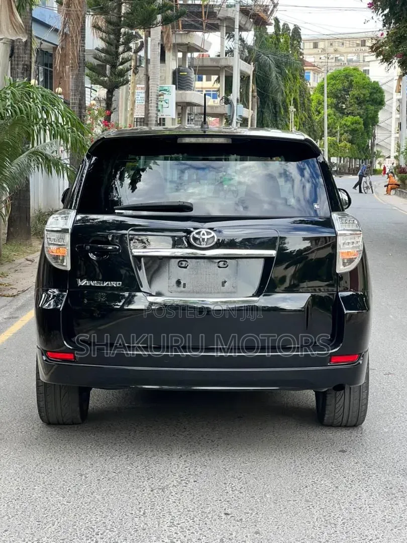 Toyota Vanguard 2011 Black