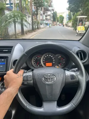 Toyota Vanguard 2011 Black