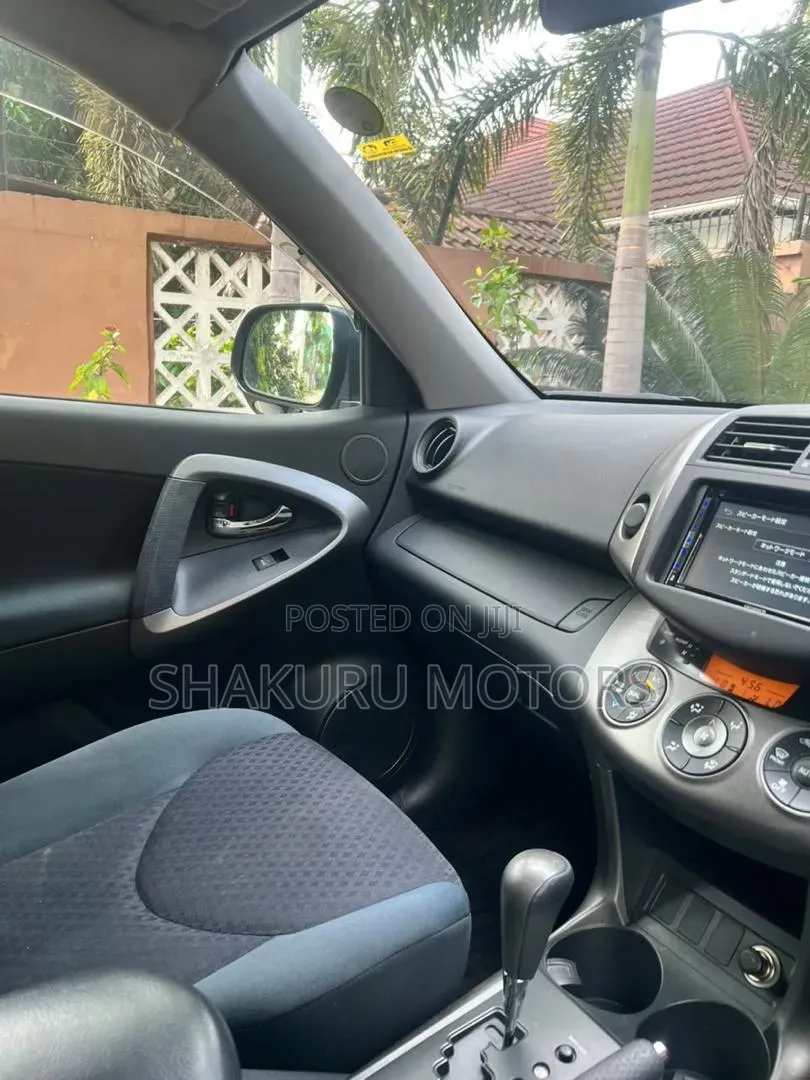 Toyota Vanguard 2011 Black