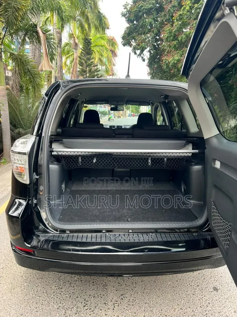 Toyota Vanguard 2011 Black